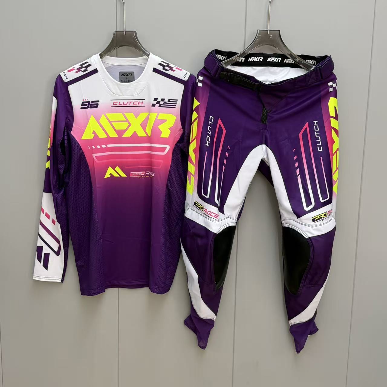 Conjunto de ropa para motocicl - Motorcycle Gear Outfit reseña y precio