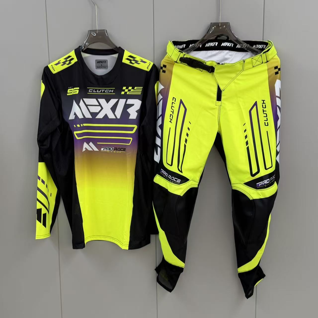 Conjunto de ropa para motocicl - Motorcycle Gear Outfit reseña y precio